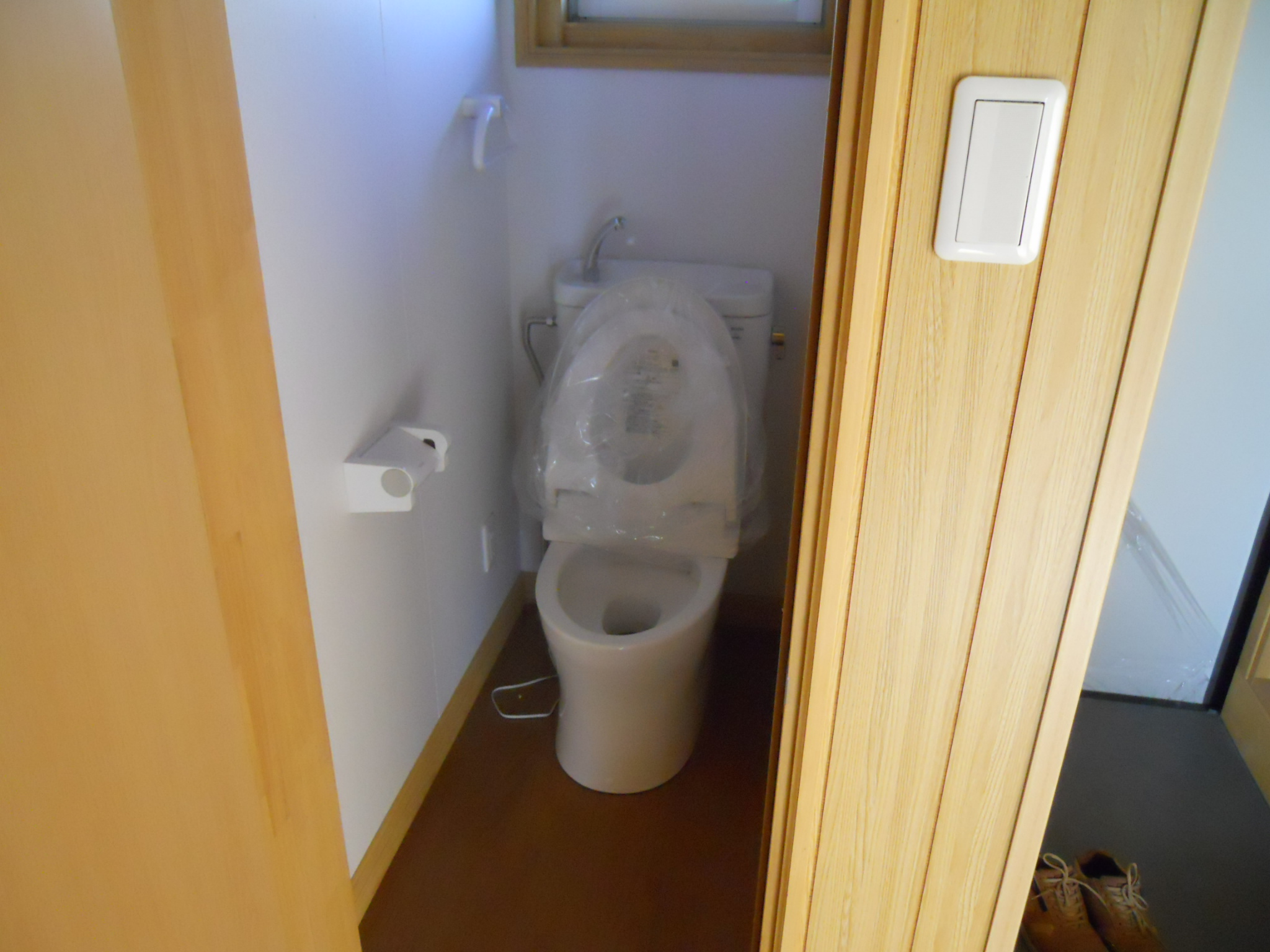 Toilet. It is a new article.