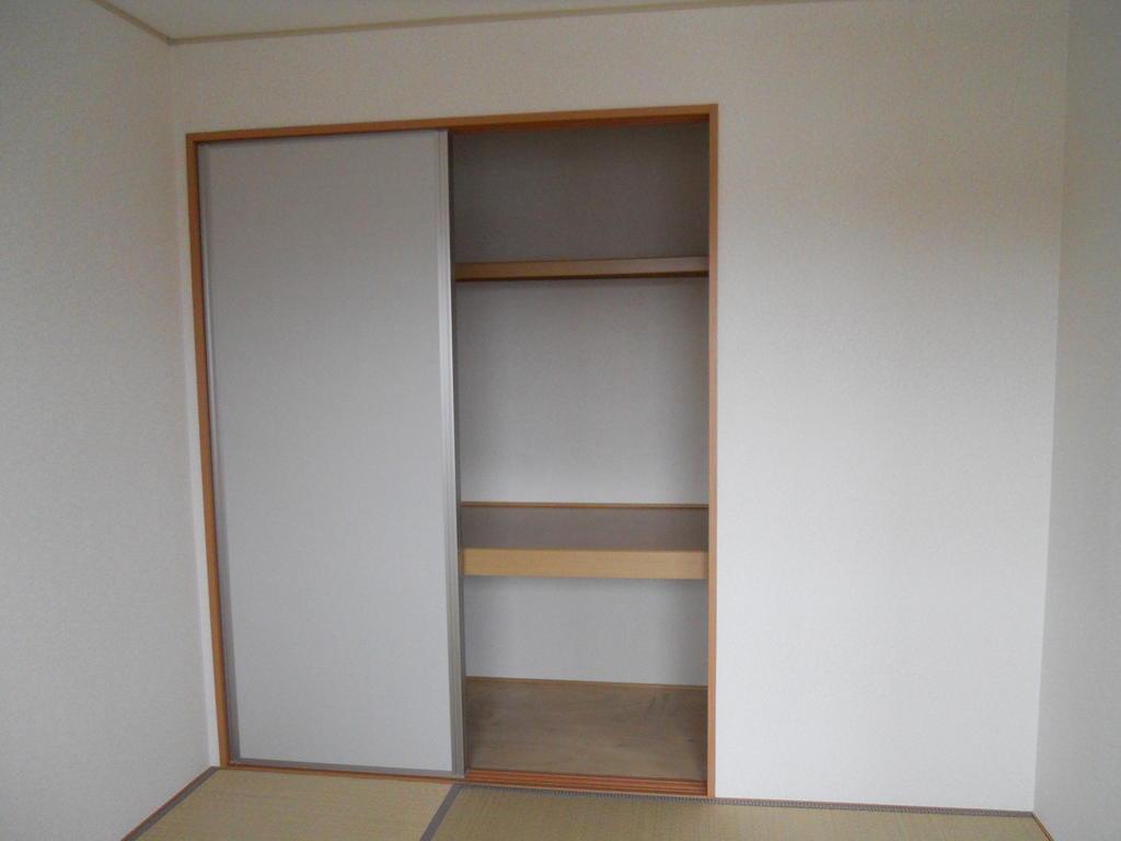 Receipt. Closet of 1 between the worth of Japanese-style room