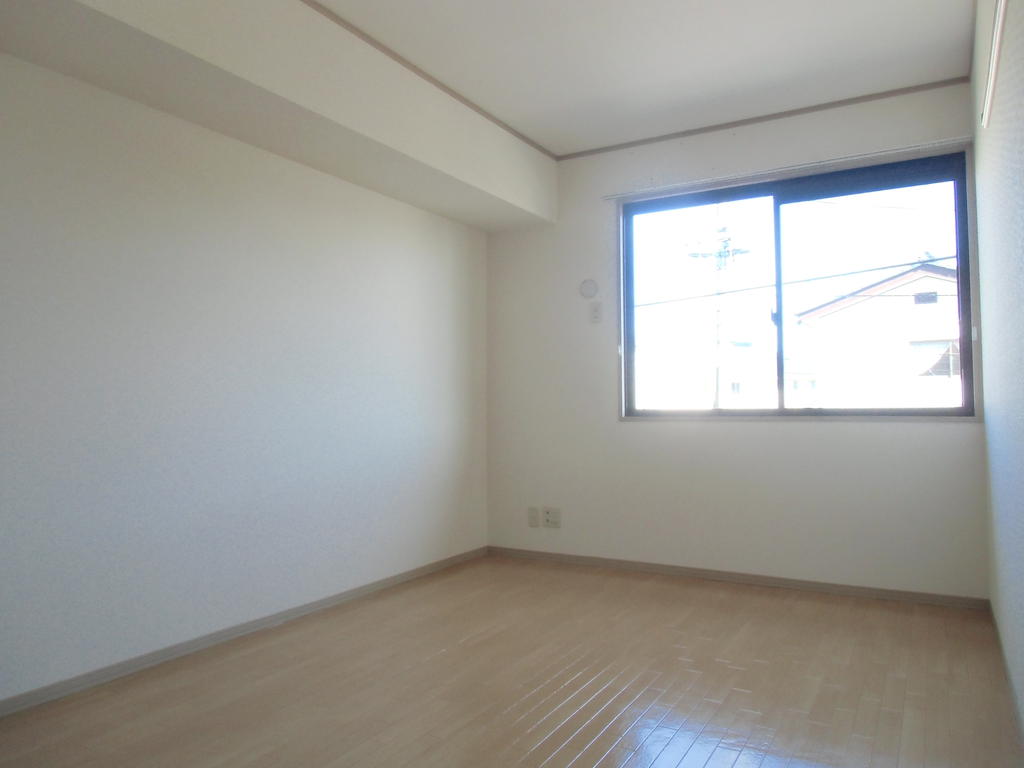 Other room space. Western-style 6 Pledge