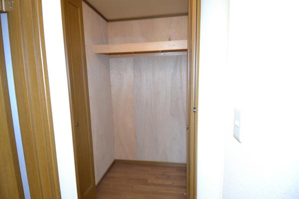 Receipt. Hallway storage