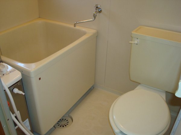 Bath. Bath · Toilet