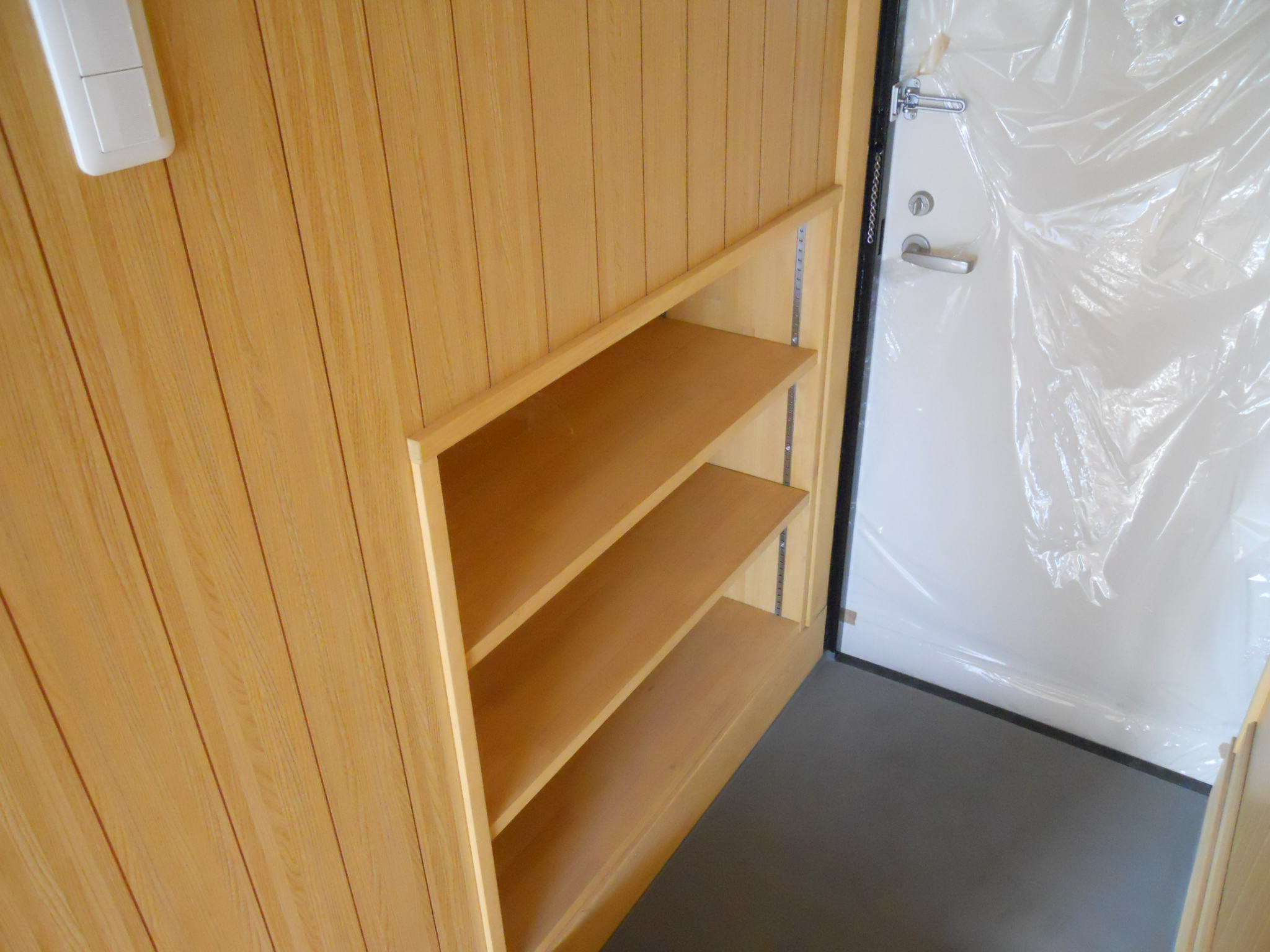 Entrance. It is with shelf.