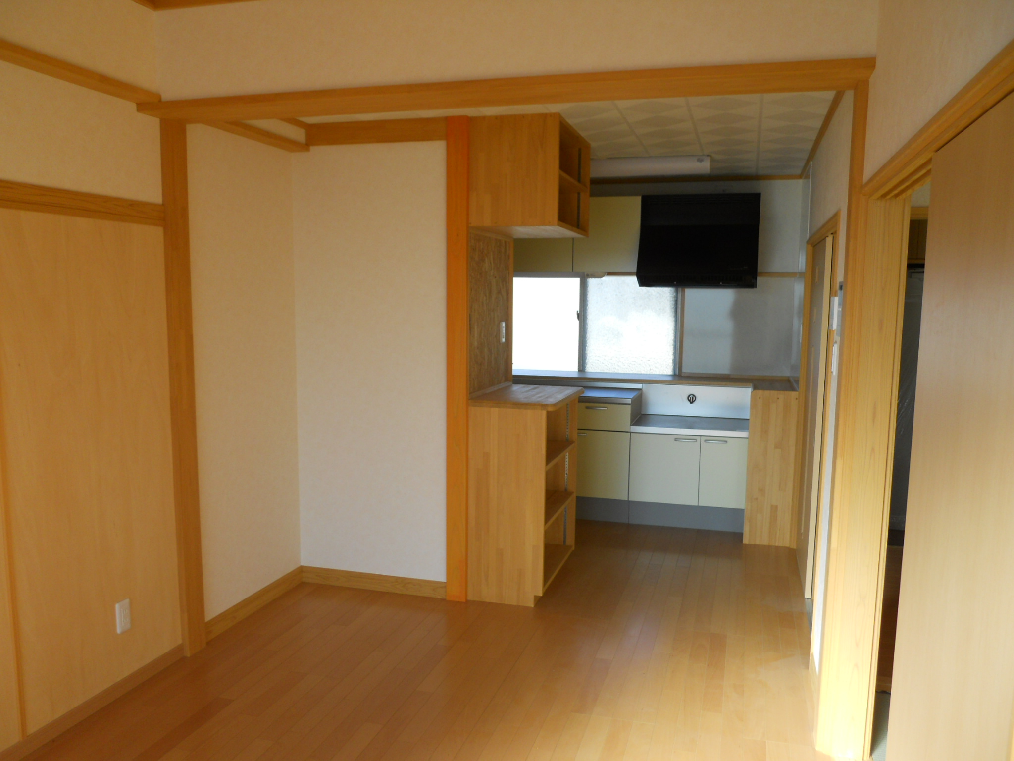 Living and room. It stuck to the tree, This space is calm.