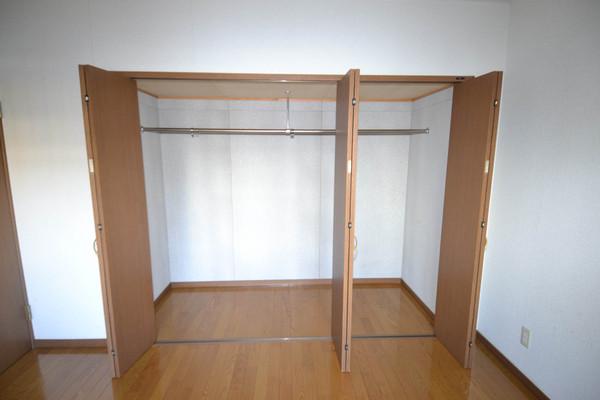 Receipt. Western-style closet