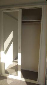 Receipt. Closet with mirror