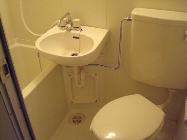 Bath. Bath · Toilet