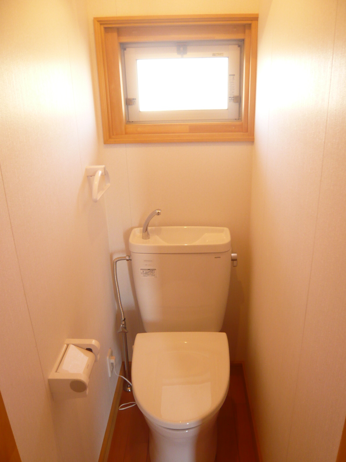 Toilet. It is a new article.