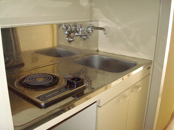 Kitchen. Electric stove