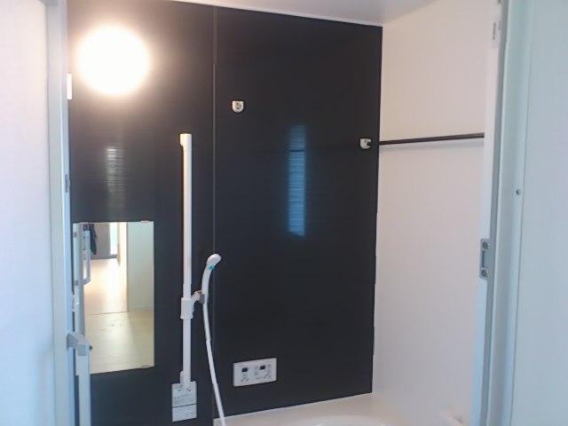 Same specifications photo (bathroom)