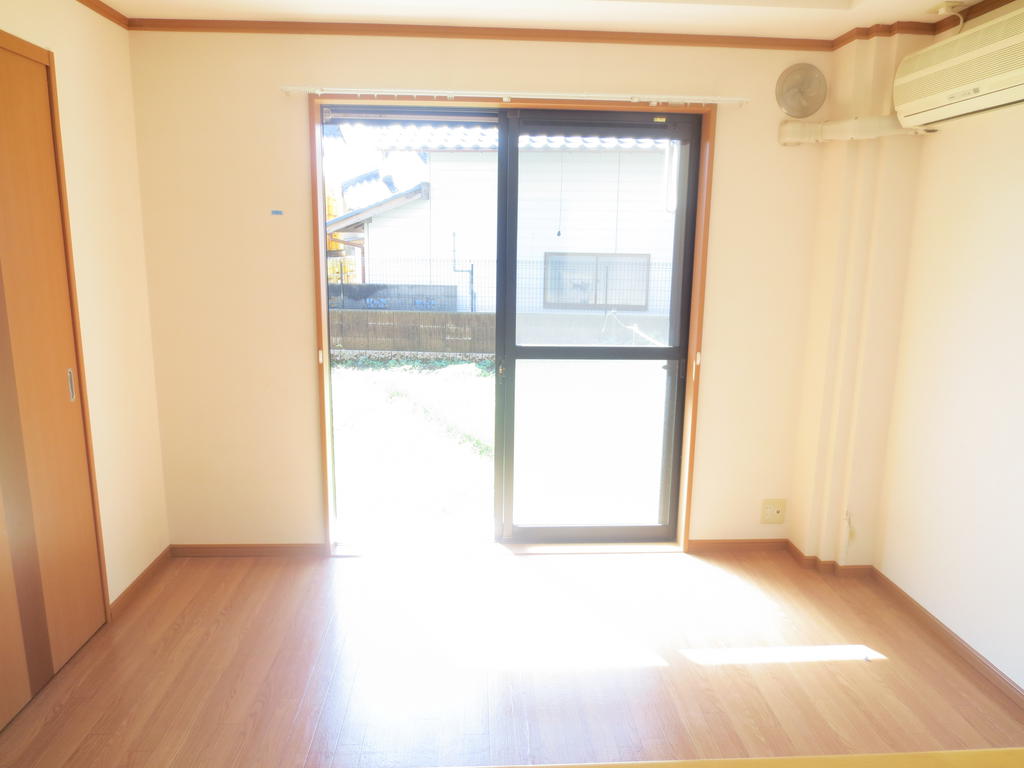 Living and room. LDK10.1 Pledge