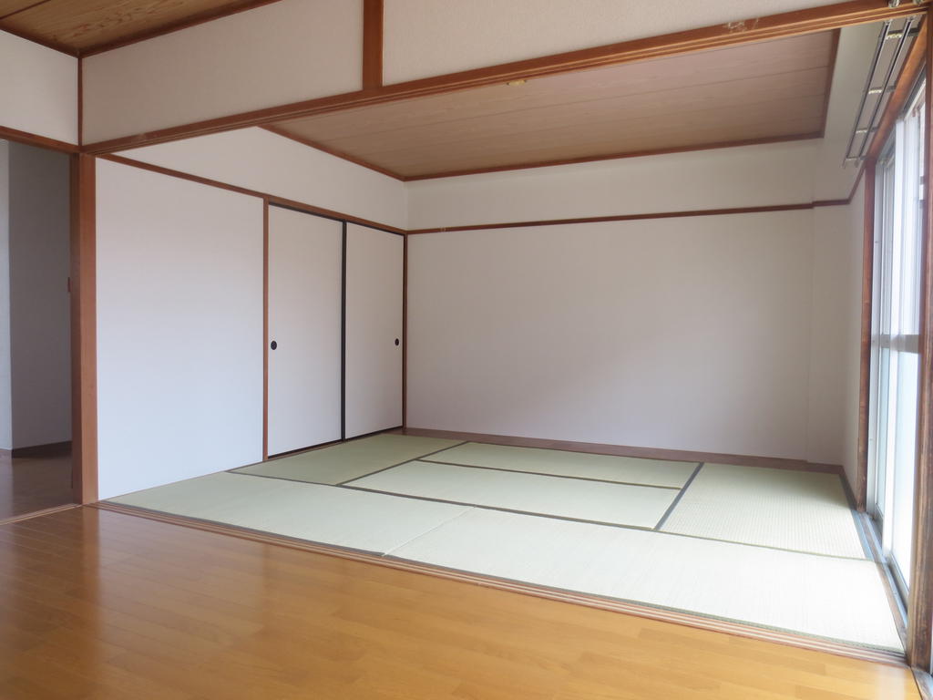 Other room space. Western style room ・ Japanese-style room