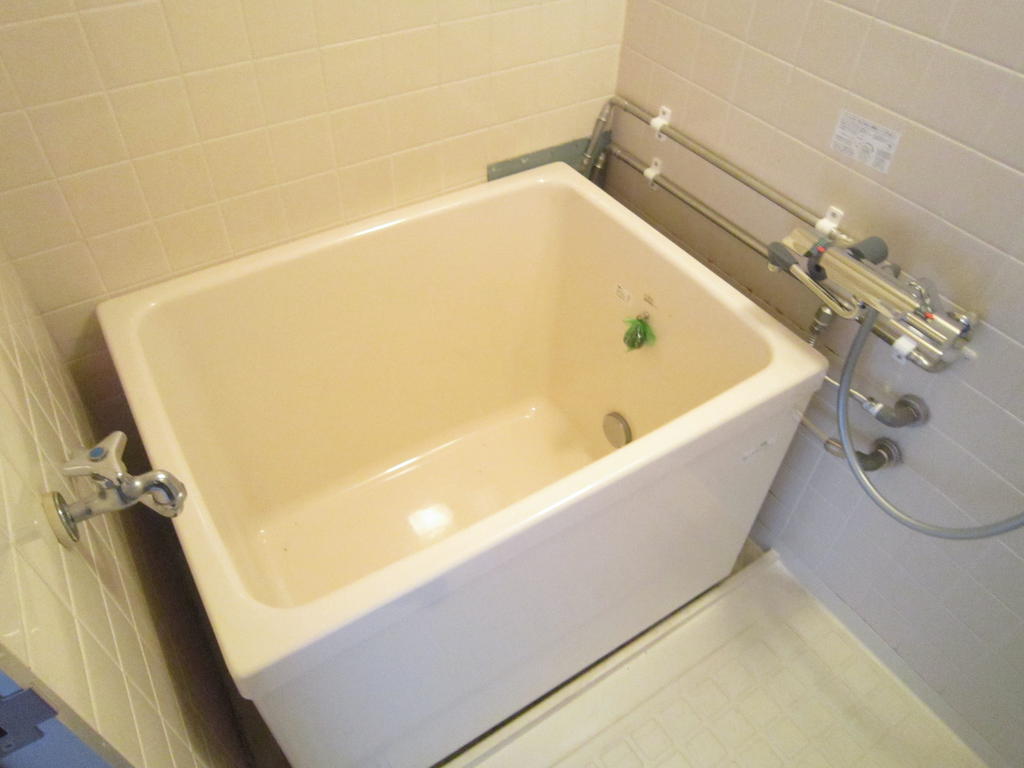 Bath. Brand new