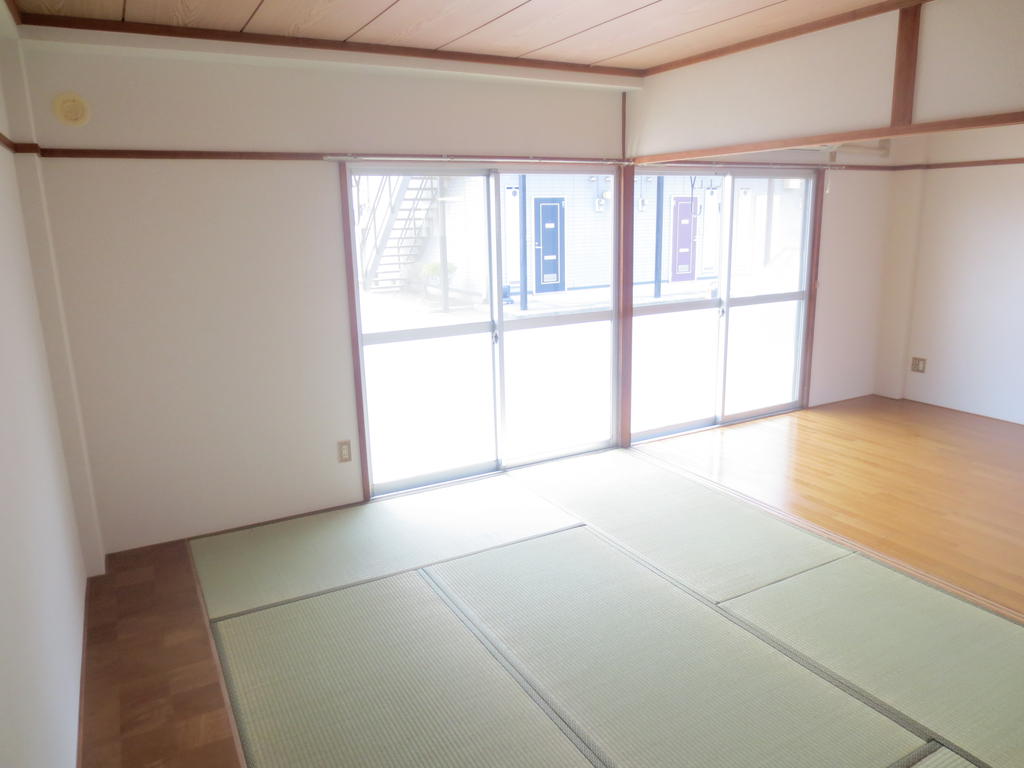 Other room space. Japanese-style room 7 quires