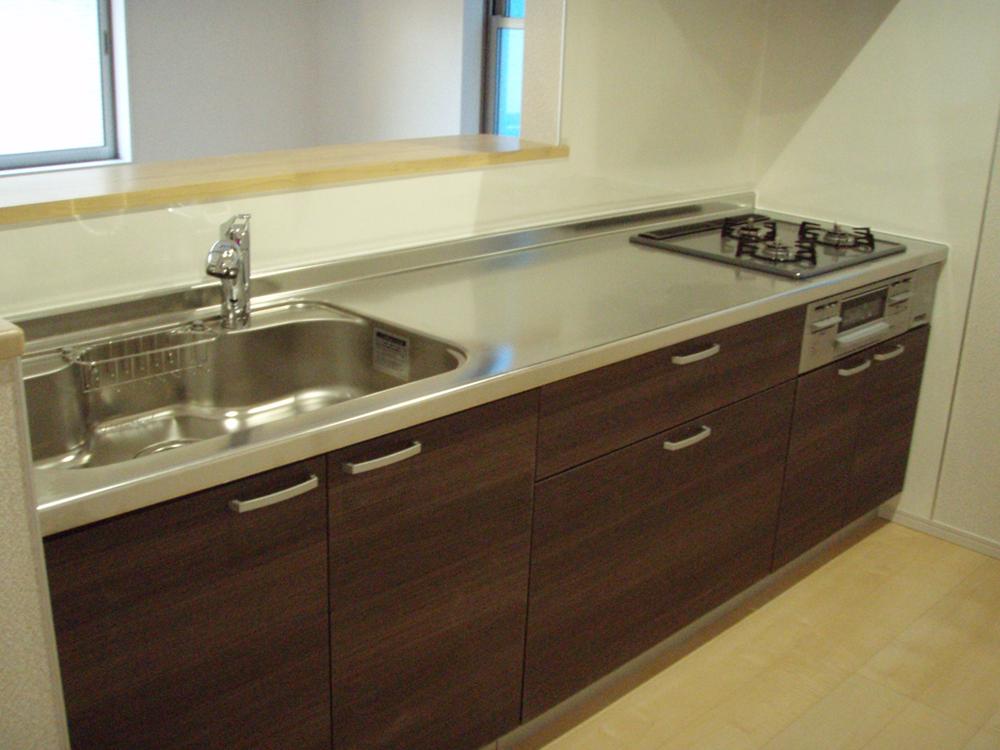 Same specifications photo (bathroom). Spacious kitchen