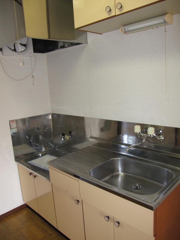 Kitchen. kitchen ・ Two mouth stove installation Allowed