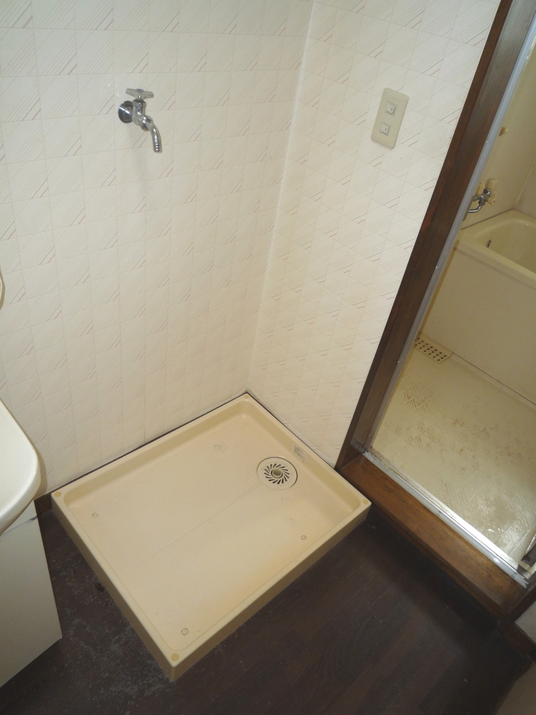 Other Equipment. Indoor Laundry Storage