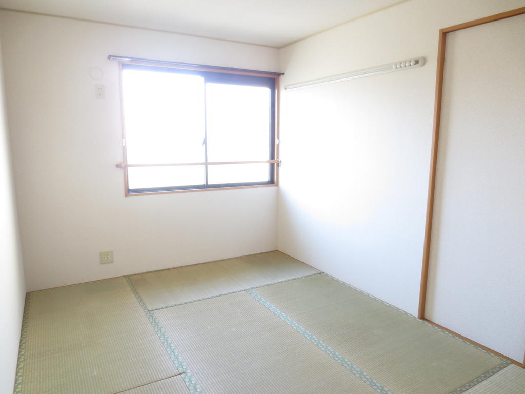 Other room space. Japanese-style room 6 quires