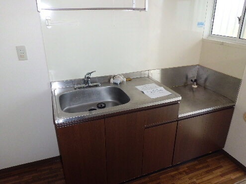 Kitchen. kitchen.