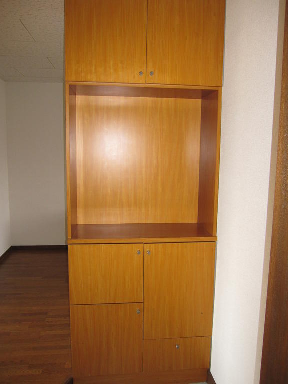 Entrance. Cupboard
