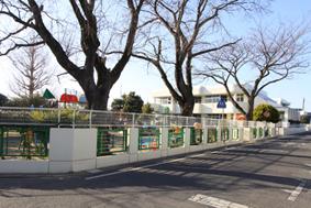 kindergarten ・ Nursery. 300m to glory kindergarten
