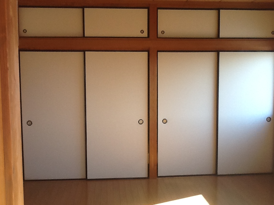 Receipt. Western style room Armoire