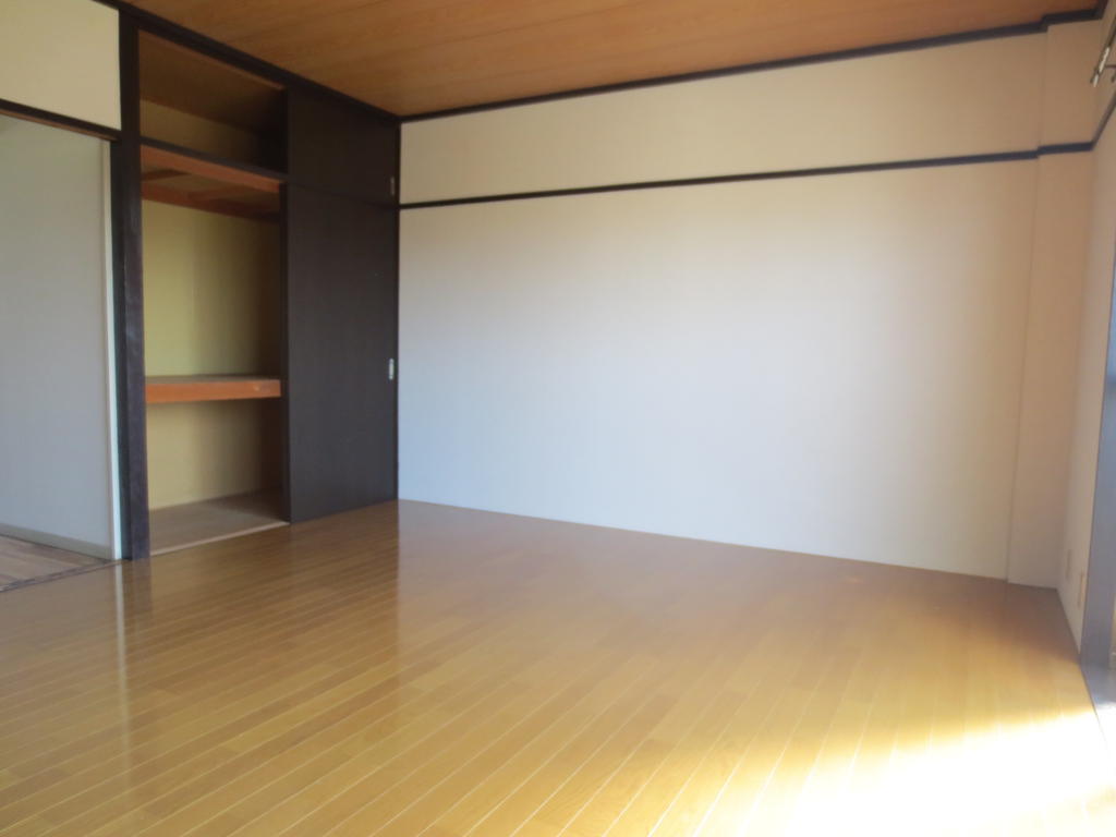 Other room space. Western-style 10 Pledge