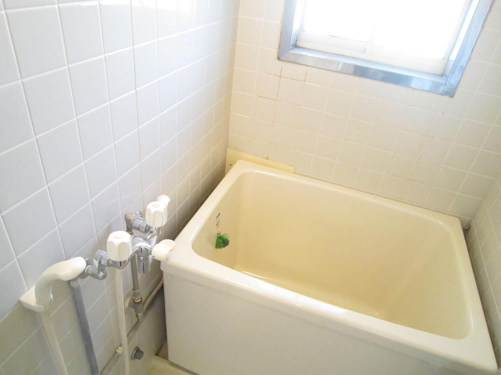 Bath. bathroom ・ With window