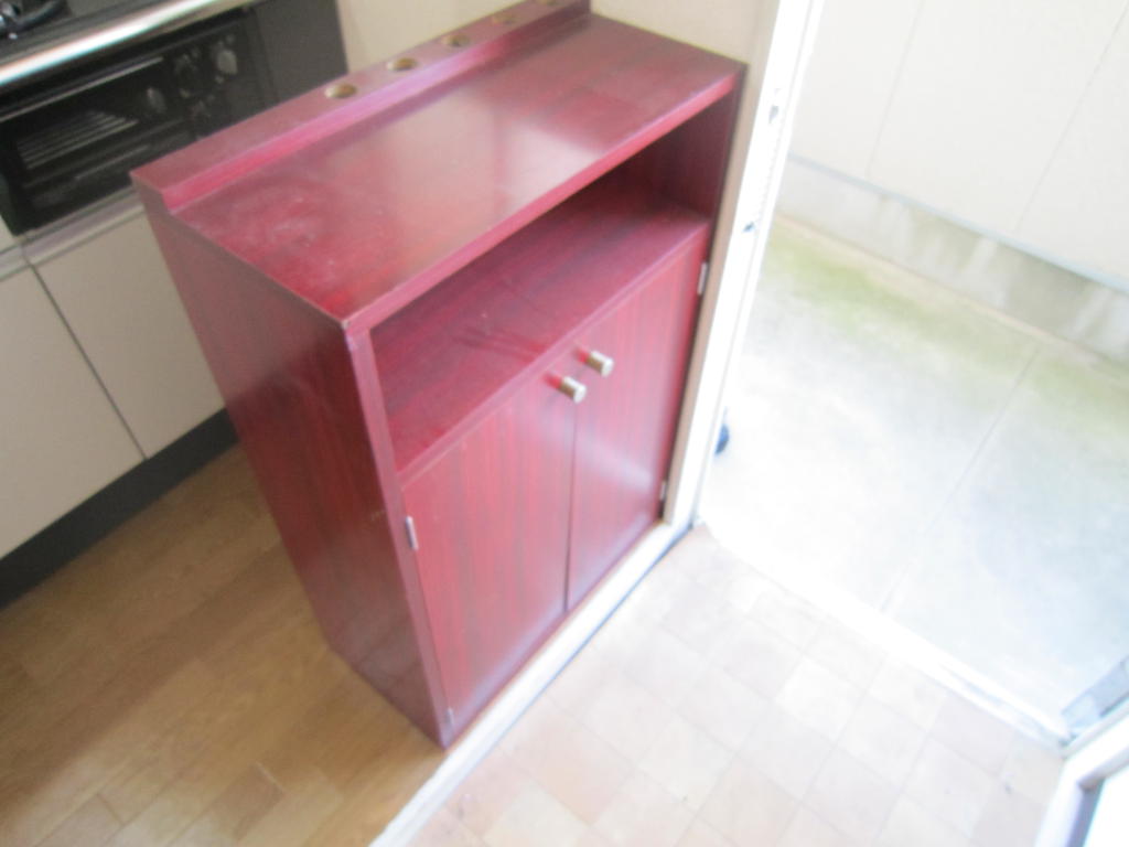 Entrance. Shoe box
