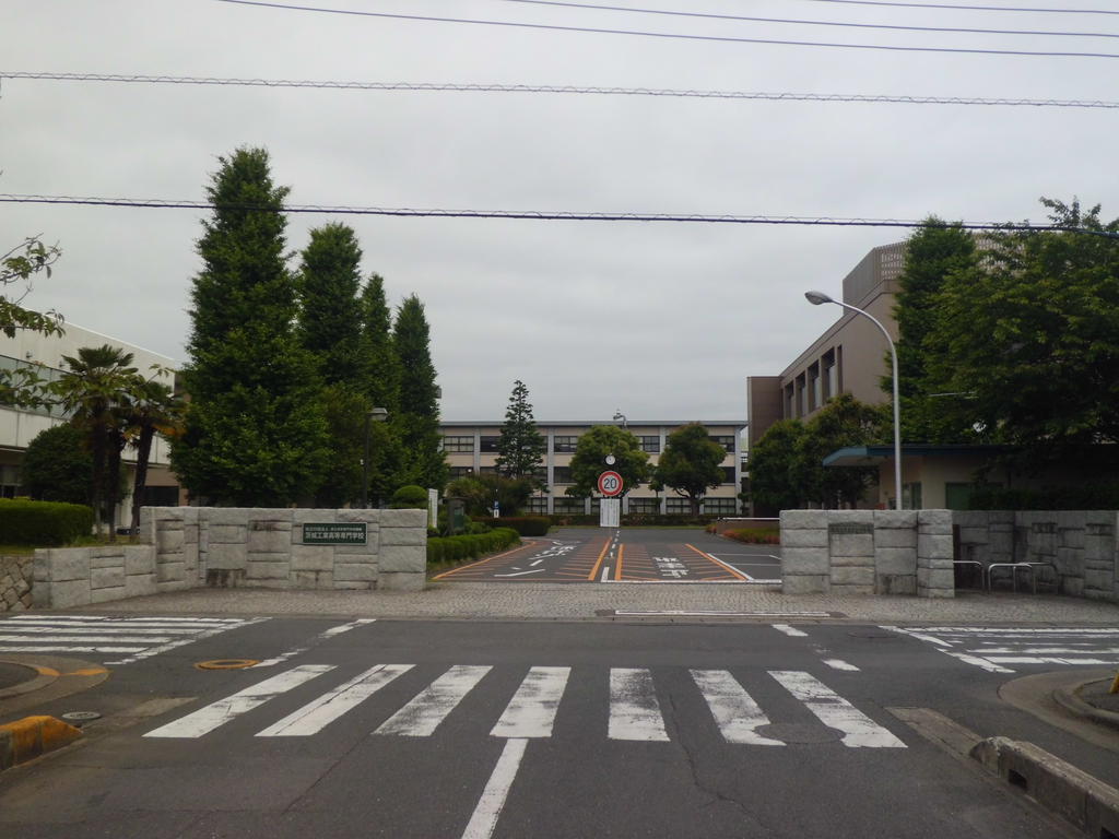 high school ・ College. National Ibarakikogyokotosenmongakko (high school ・ NCT) to 1854m