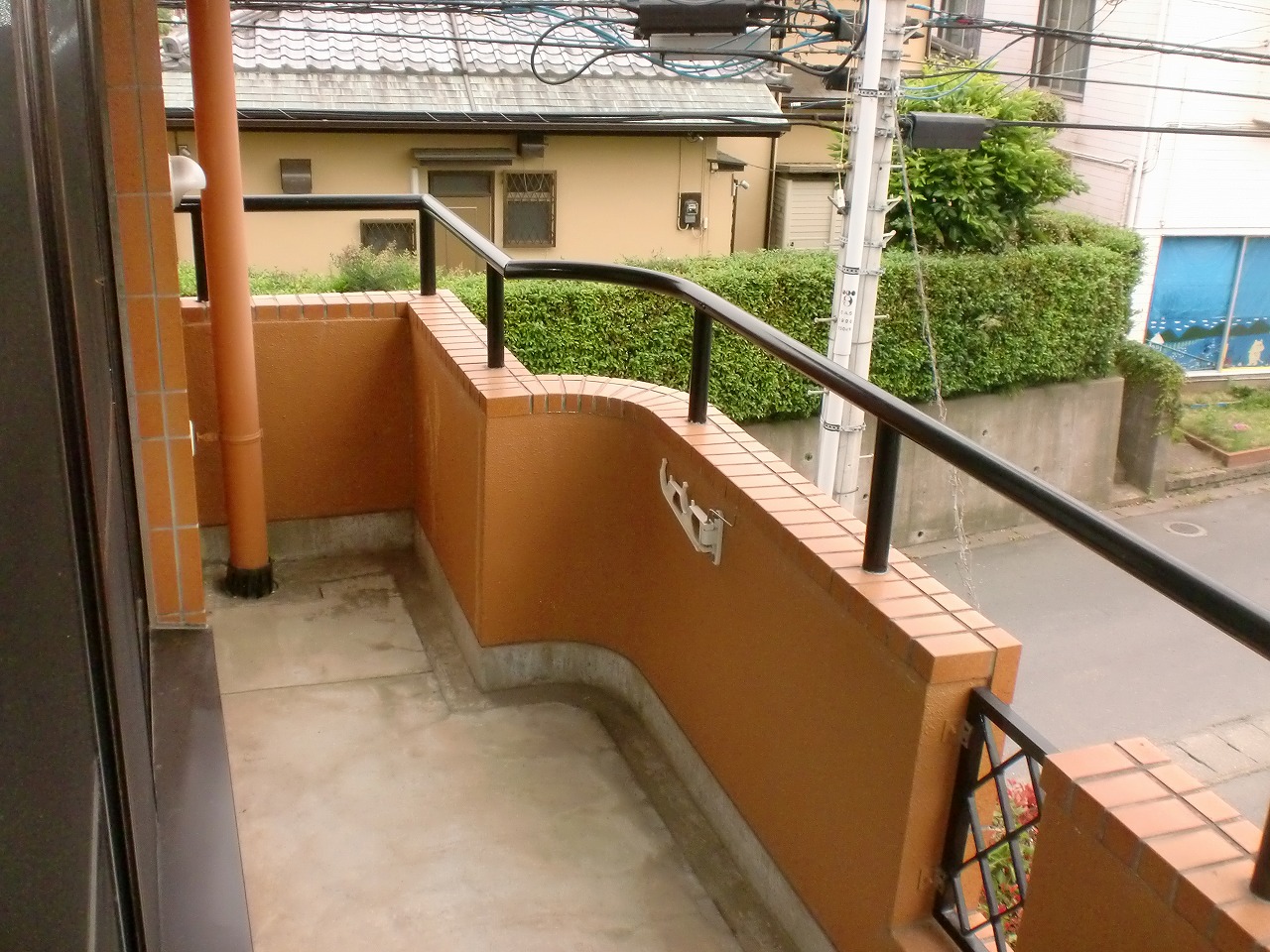 Balcony. Also spread balcony. Two surfaces is Floor Balcony. 