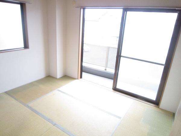 Living and room. Japanese-style room 6 quires