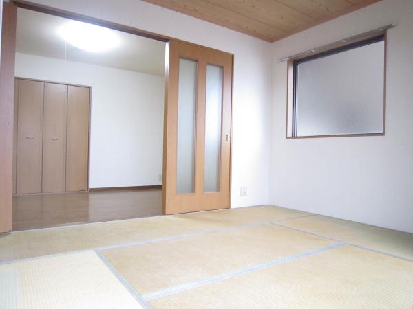 Living and room. Japanese-style room 6 quires