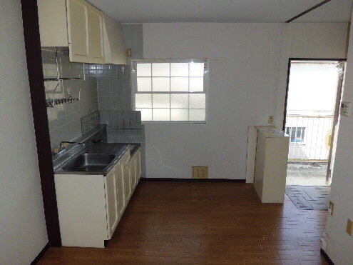 Kitchen. Kitchen around the spacious.