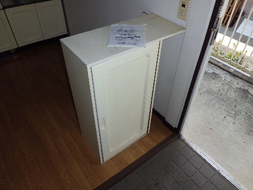 Receipt. Entrance storage.