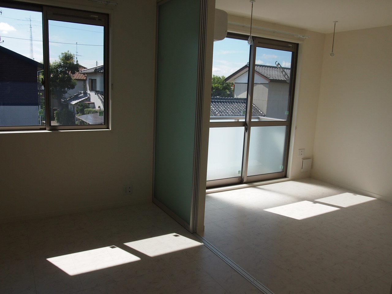 Living and room. South Western-style About 6.4 Pledge