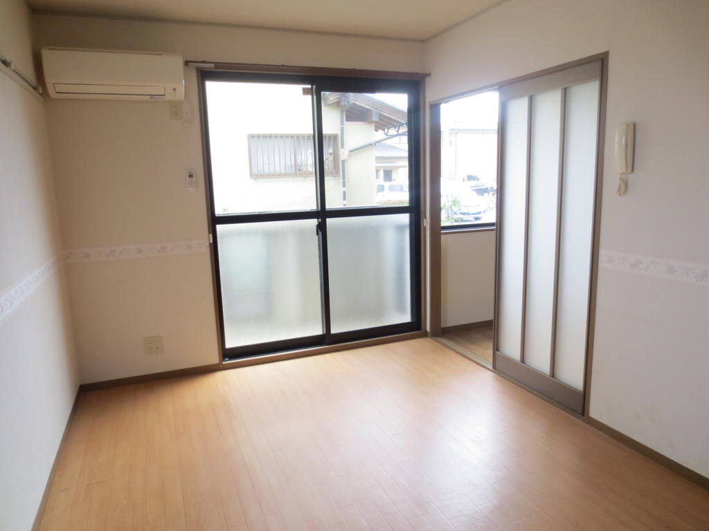 Other room space. Western-style 6 Pledge