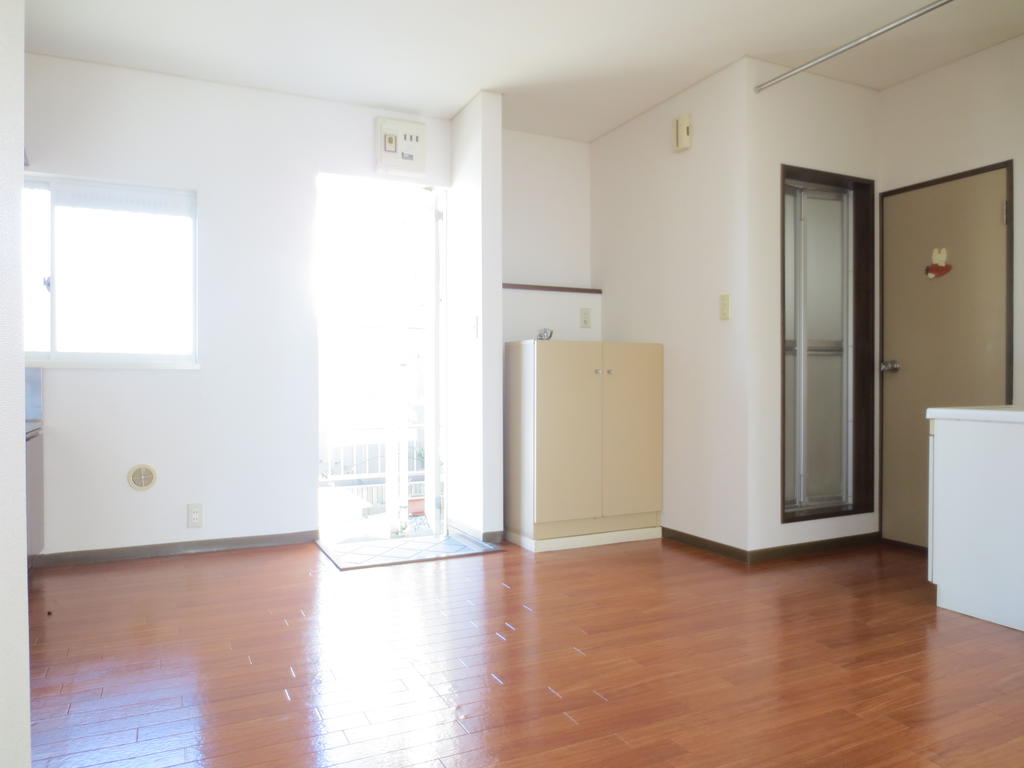 Living and room. DK7 Pledge