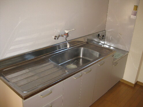 Kitchen. Water around is also beautiful