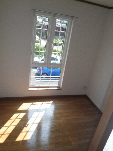 Other room space. 4.6 Pledge Western-style