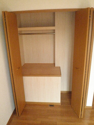 Receipt. Easy-to-use storage space
