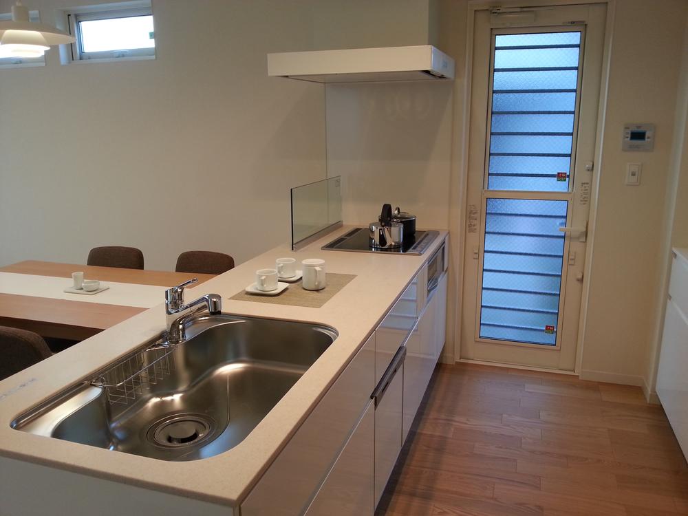Kitchen. Neat wide kitchen With dishwasher