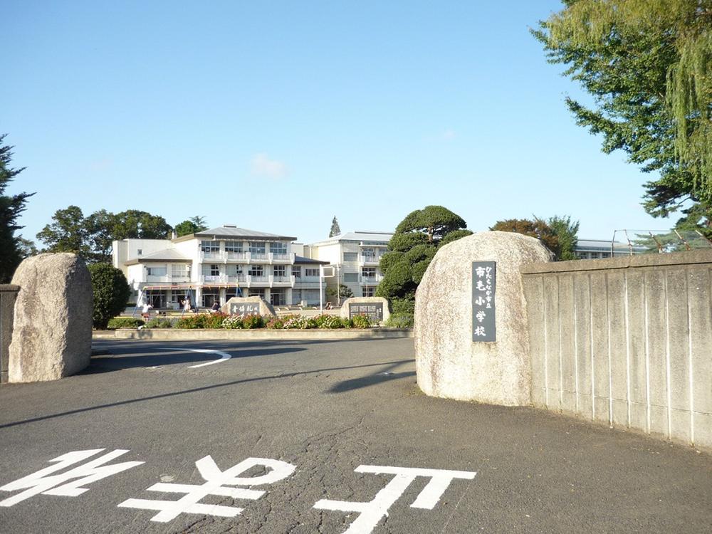 Primary school. Ichige until elementary school 960m