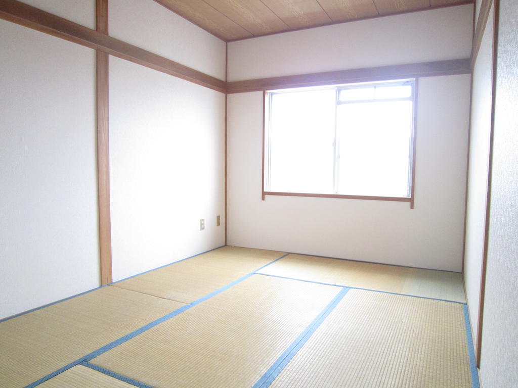 Living and room. Japanese-style room 6 quires