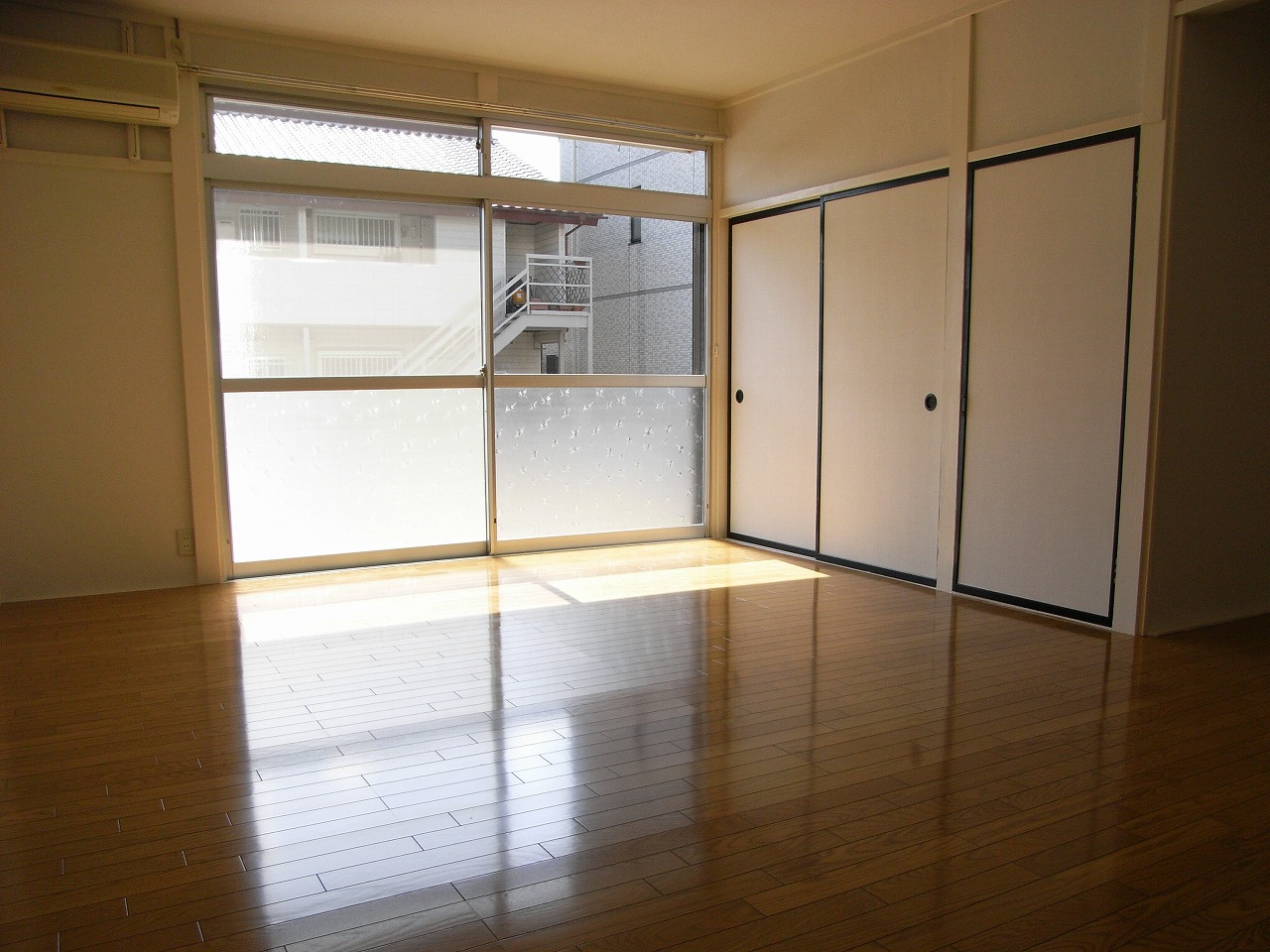 Living and room