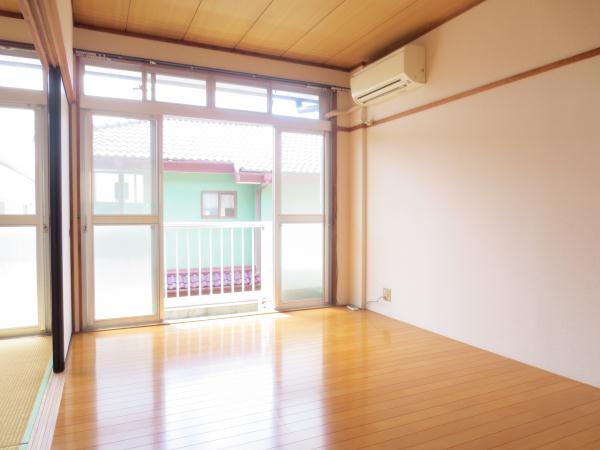 Living and room. Western-style 6 Pledge ・ Air conditioning