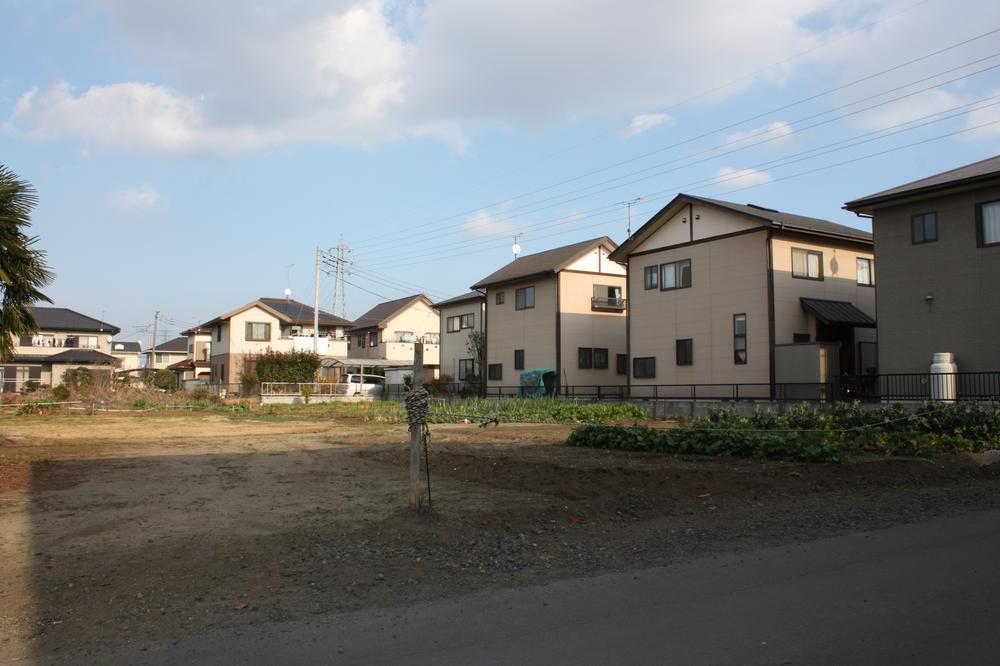 Local photos, including front road. Current Status photo (construction started from 2014 January)