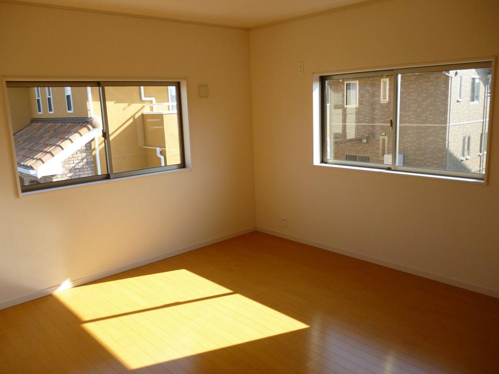 Non-living room. Same specifications 2F room
