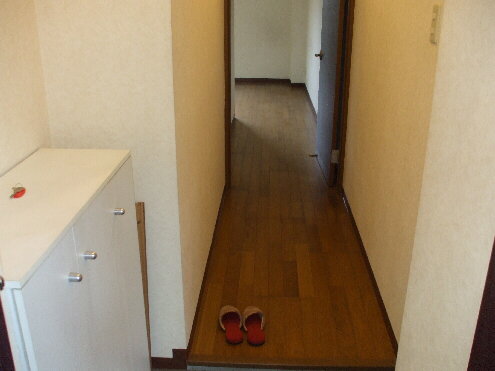 Entrance. Excuse me