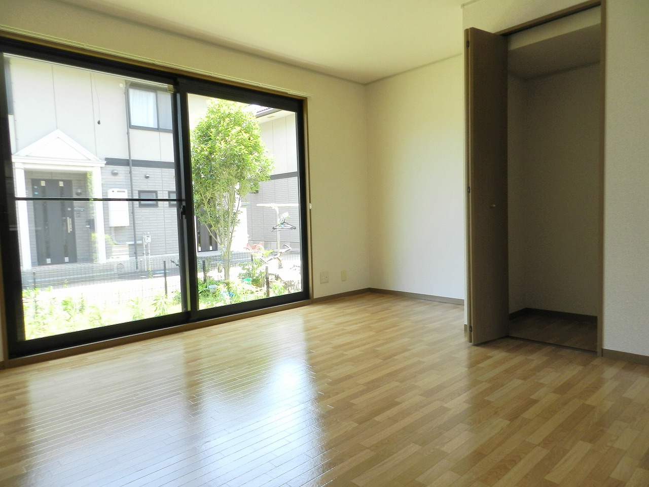 Living and room