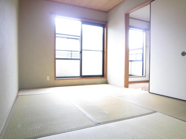 Living and room. Japanese-style room 6 quires